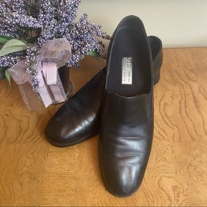 MUNRO AMERICAN LOAFER SLIDES BLACK sz 8 SS (Super Slim)